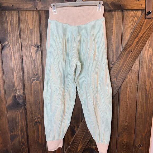 Nike Yoga Oversized Fit  High Waist Wool Blend Knit Jogger - Picture 1 of 5